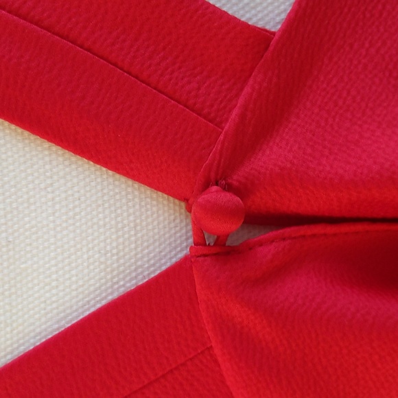 NWOT Saylor West Cold Shoulder Red Blouse XS - Picture 5 of 7